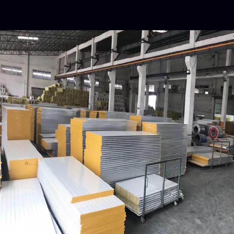 耐久性彩钢结构住宅结构全部采用薄壁钢体系组成的(图1)