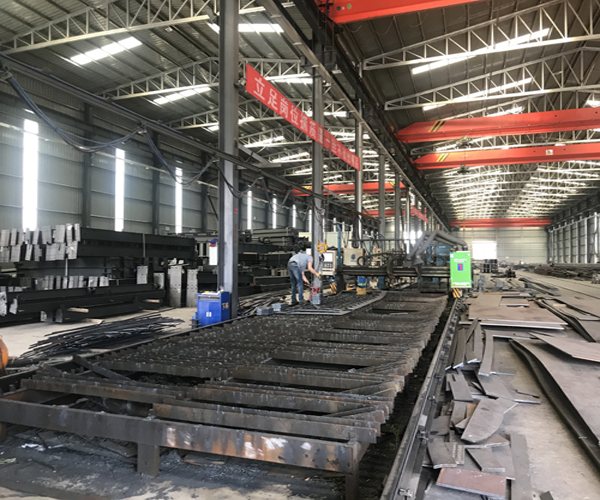 【晟禾钢结构】彩钢瓦施工前的工程准备，你了解多少？(图1)