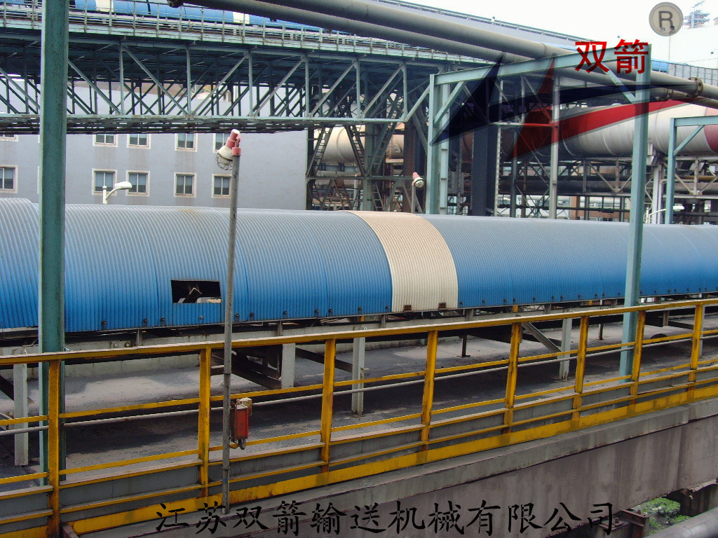 电厂、水泥厂、码头、港口等还为其配置挡风板(图1)