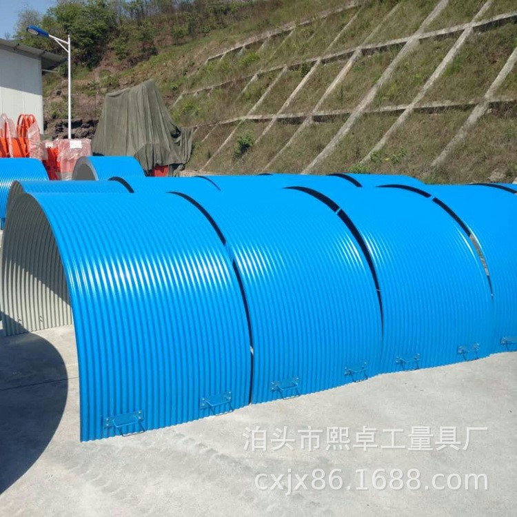 电厂、水泥厂、码头、港口等还为其配置挡风板(图2)