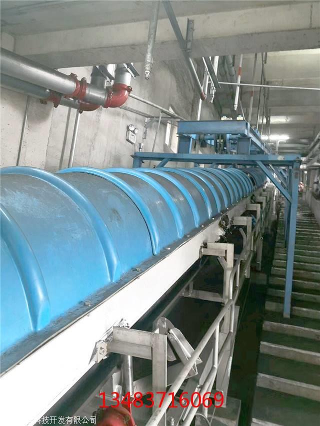 电厂、水泥厂、码头、港口等还为其配置挡风板(图3)