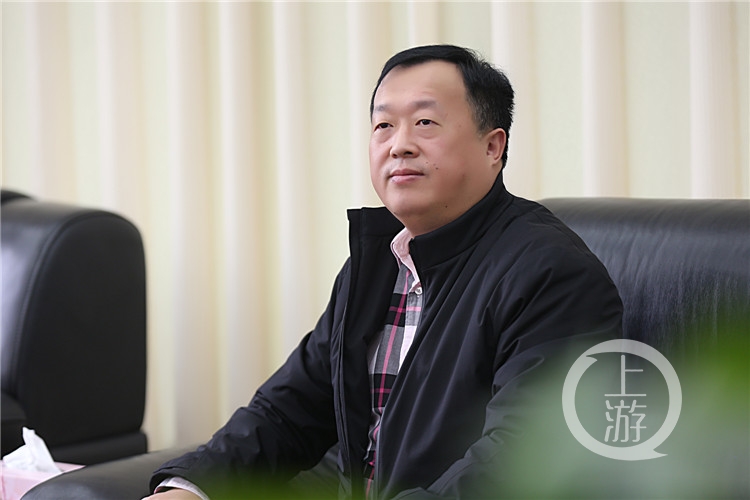 重庆彩钢钢结构 
天时、地利、人和……李兴华归结的好机遇(图1)