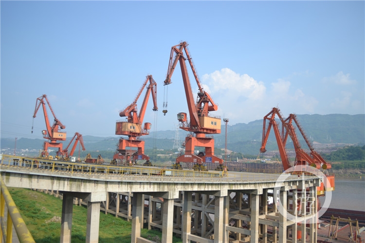 重庆彩钢钢结构 
天时、地利、人和……李兴华归结的好机遇(图2)