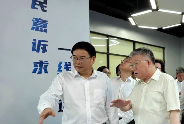 新民晚报夏令热线如约至百姓“出新题”各方解烦忧(图2)