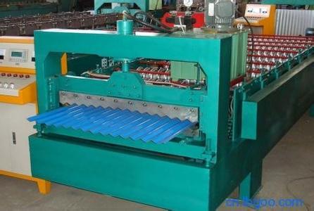 压瓦机的购买前须知事项公路护栏板的保养保护
(图1)