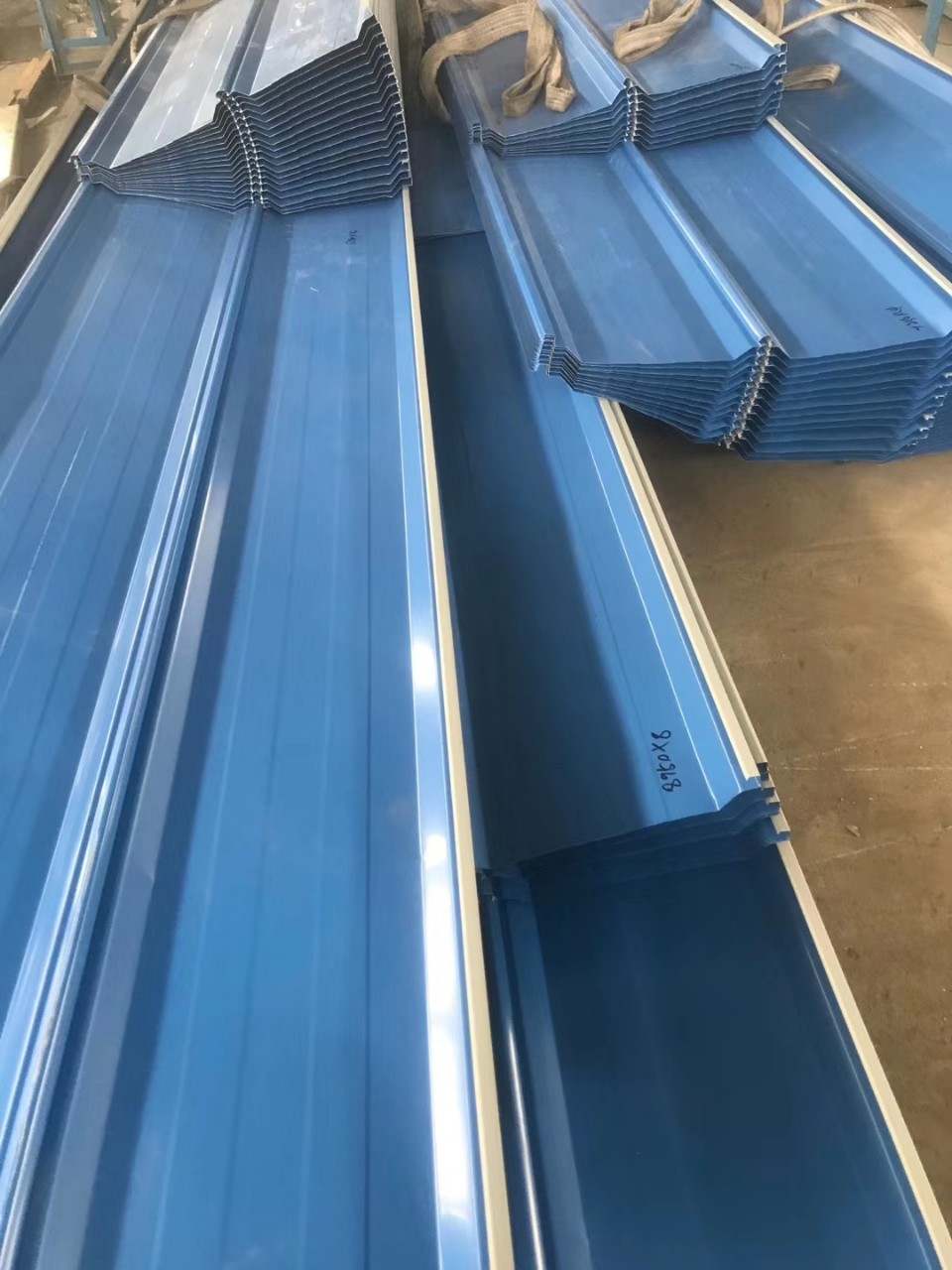 彩钢瓦价格多少钱一平，彩钢瓦哪家好哪家是问题？
(图4)