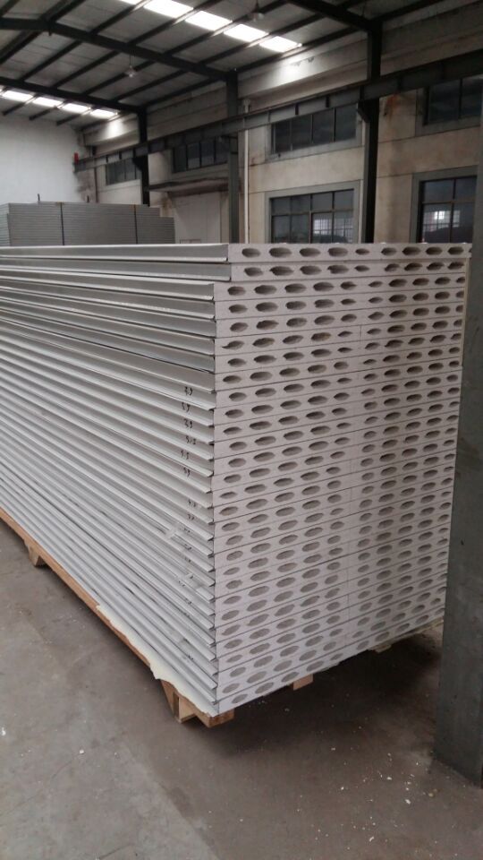 上海瑾缘钢结构工程房顶板采用瓦楞板材料,防火防电(图8)