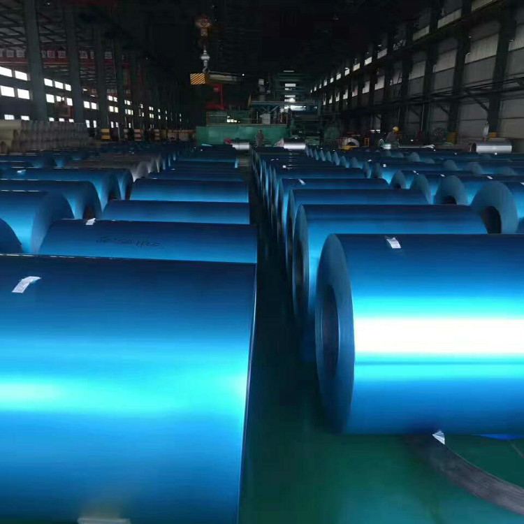 想买重庆彩钢卷闸门上晶宇金属门窗厂你解决关于门的问题(图2)