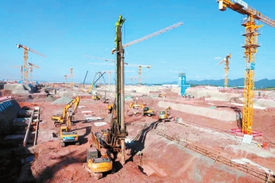 
重庆龙兴足球场项目进入主体施工阶段加快推进项目建设(图)(图1)