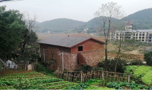 
重庆玉峰山镇“棚改坡”工程投入300万元拆除(图1)