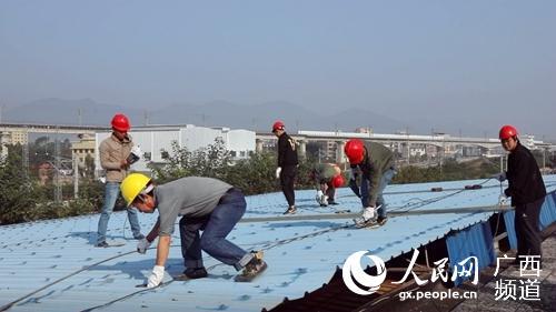 
中国铁路南宁局集团有限公司极易被大风吹上铁路(组图)


(图1)