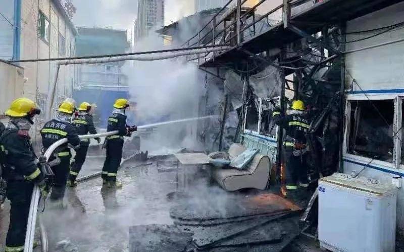 高淳区公安消防局集中开展违章搭建彩钢板专项整治行动(图)(图5)