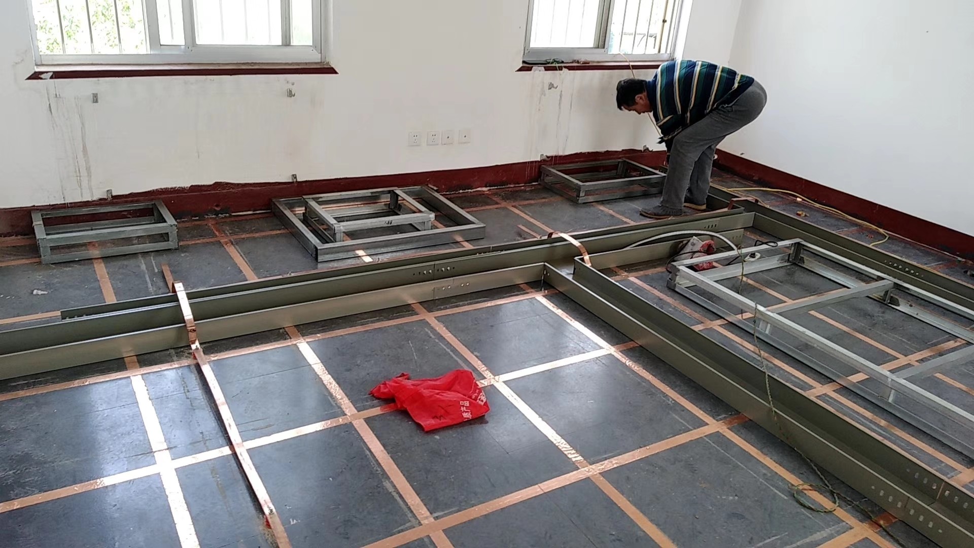 
南京机房彩钢板丨彩钢套装彩钢套如何选择涂料？(图2)