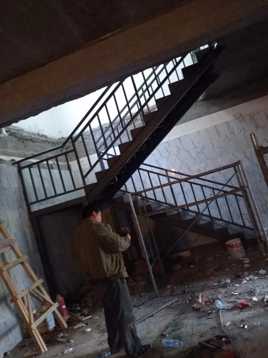 北京钢结构制作公司钢结构钢结构夹层阁楼制作的工艺材料及方式(图7)