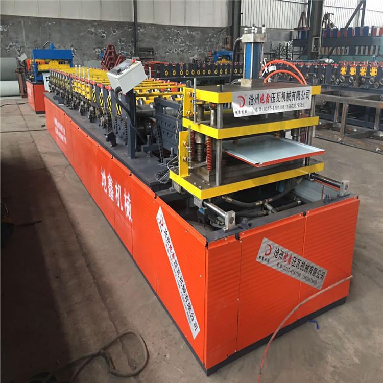 沧州睿驰冷弯设备有限公司生产厂家-新品彩钢压瓦机(图1)