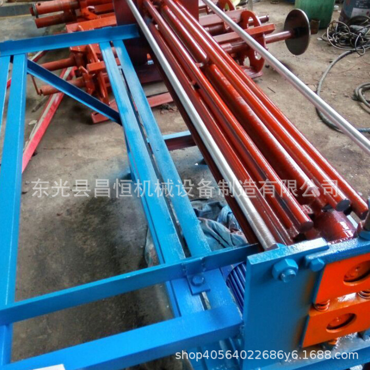 彩钢压瓦机多少钱一台-泊头市鼎嘉机械机械(图2)