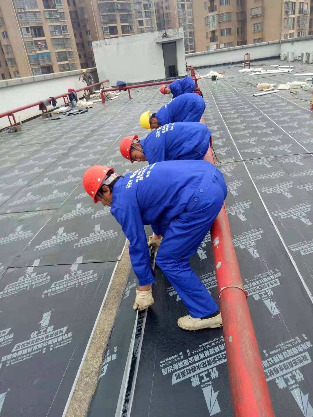 
彩钢翻新的油漆合格证彩钢防腐漆喷漆机体系介绍！(图2)