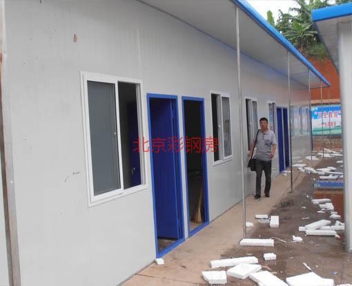 北京彩钢房 
阳光房质量好坏判断标准是什么呢？如何看阳光房一个(图5)