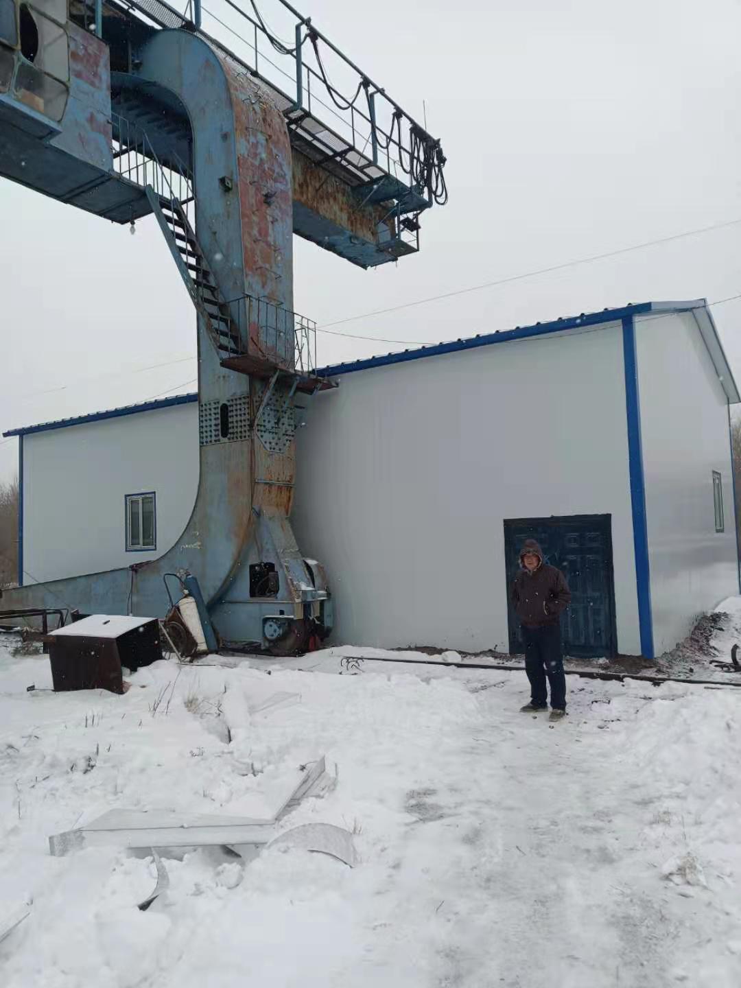 集装箱拖车集装箱几十余年更加开阔和宽敞。。(图)
(图4)