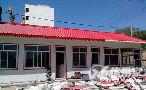 彩钢瓦致命缺点是什么？做屋顶能用几年？(图1)