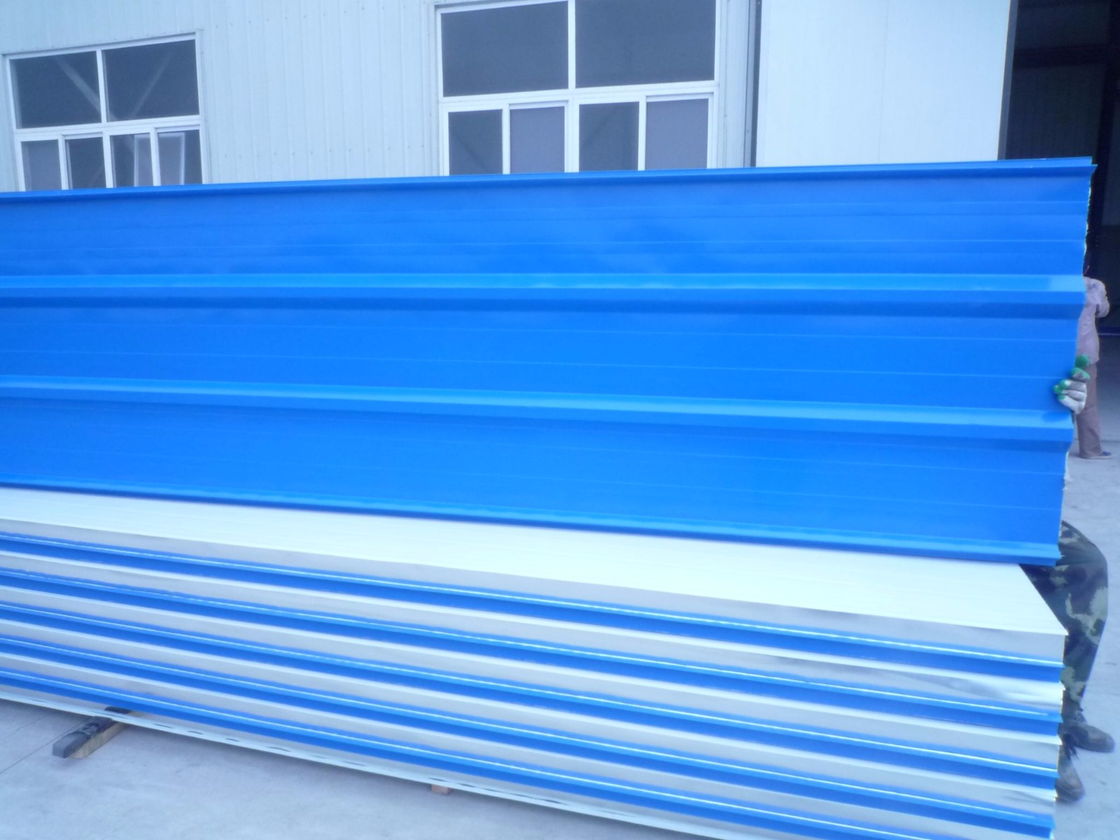信阳松原彩钢房喷漆低碳美观长有效延长6-10年(图3)
