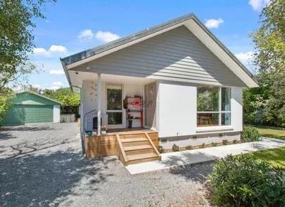 好看的彩钢房 360百科目录简介由来衍生职业优缺点造价选址安全性外观优点最新情况


(图2)