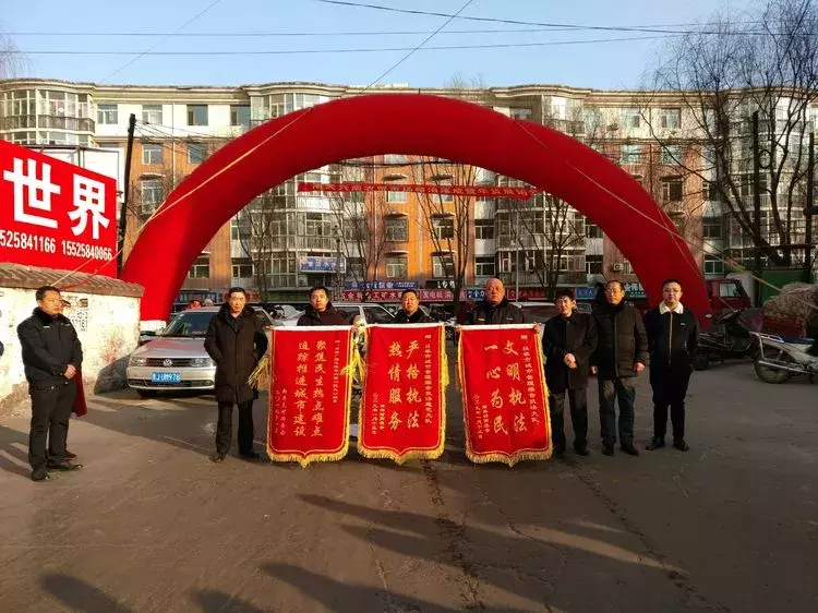 彩钢房架子图片大全 
吕梁市城市管理综合行政执法队莲花大队2019年1月7日牵头联合执法(图3)