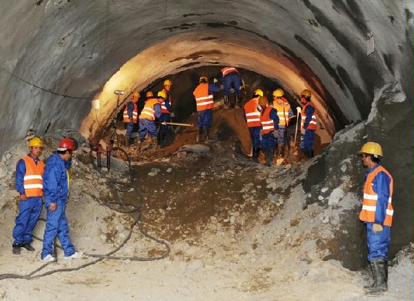 重点项目引发暴力冲突不断曾被索上亿资金围标(组图)(图4)