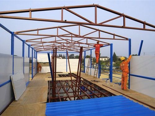 北京鹏辉彩钢活动房工地彩钢盖板工地长等(图1)