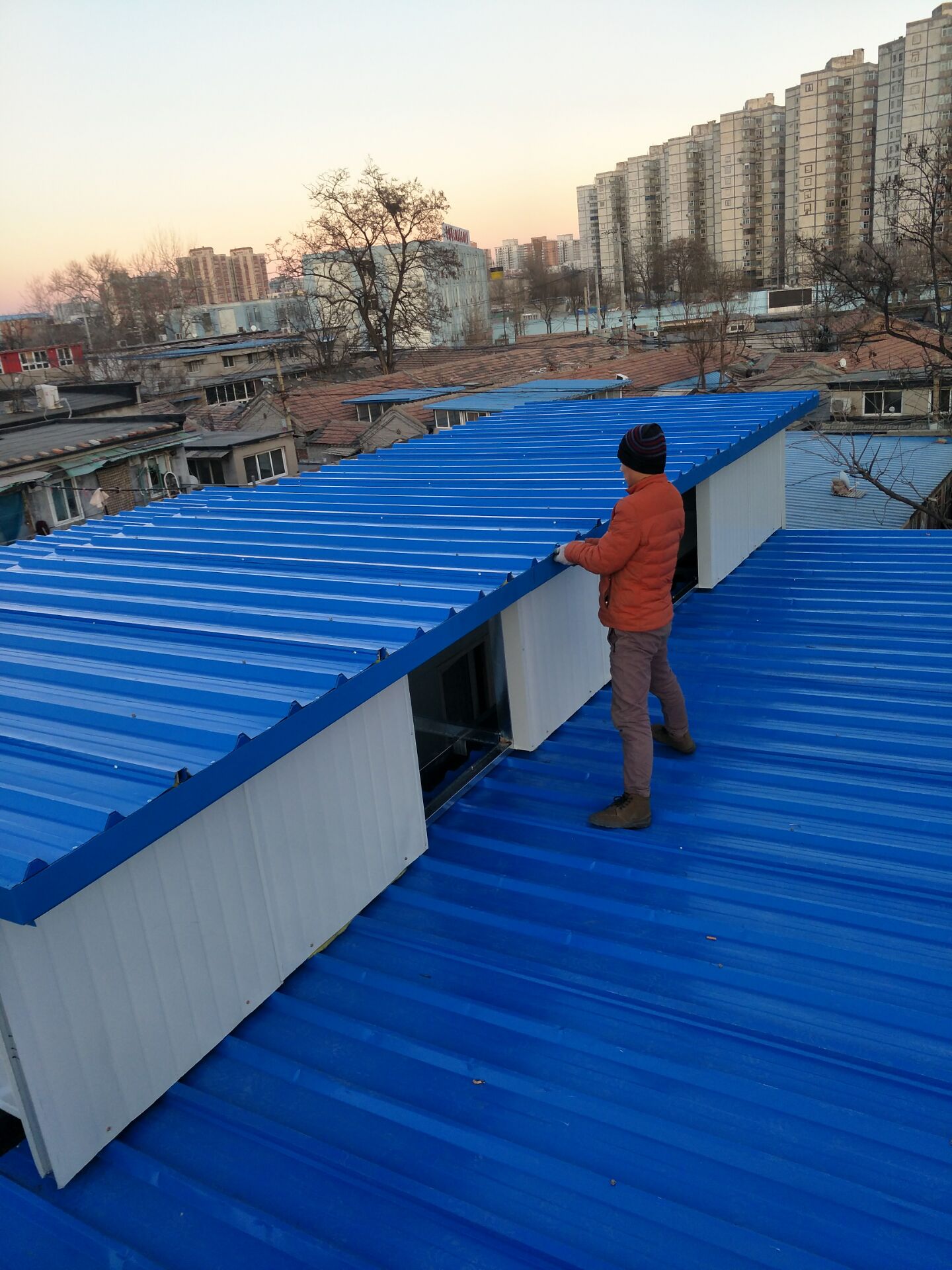 承德彩钢钢结构有限公司为您介绍【jDNink】外地的车，还有一个细节
(图12)