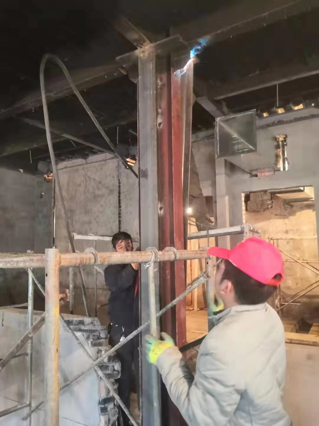 二手钢结构可以用户钢结构平台吗？平台的分类及布局(图1)