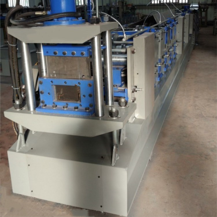 包装箱设备SS包装箱盘水箱SS立柱包角机SS包角设备
(图8)