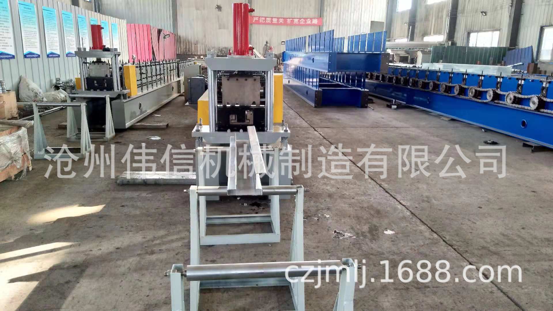 包装箱设备SS包装箱盘水箱SS立柱包角机SS包角设备
(图10)