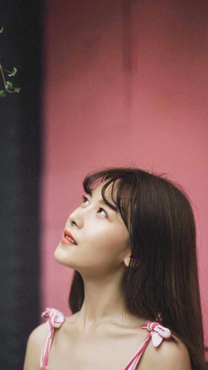 拱形屋顶，C形冷轧板檩条、20圆钢做柱间剪刀撑(图1)