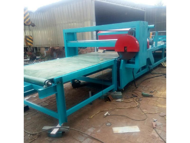 
1.机制全自动岩棉复合板设备实现自动化生产，自动上水，劳动强度小


(图1)