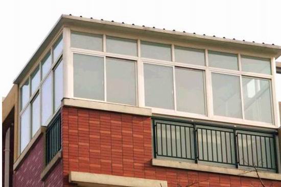 孙刚刚为您介绍津南区彩钢房厂【lpoEVF】且檐口部位未加防水收边(图2)