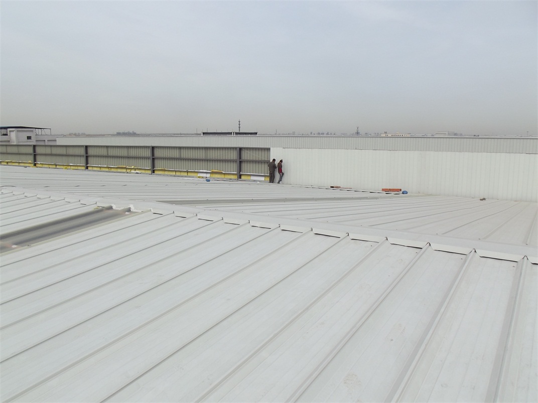 孙刚刚为您介绍津南区彩钢房厂【lpoEVF】且檐口部位未加防水收边(图6)