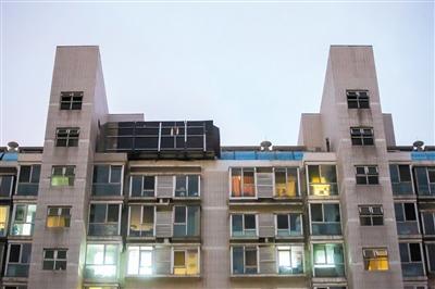 
一位顶楼住户用水泥混凝土建阳光房楼体能安全吗？(图2)