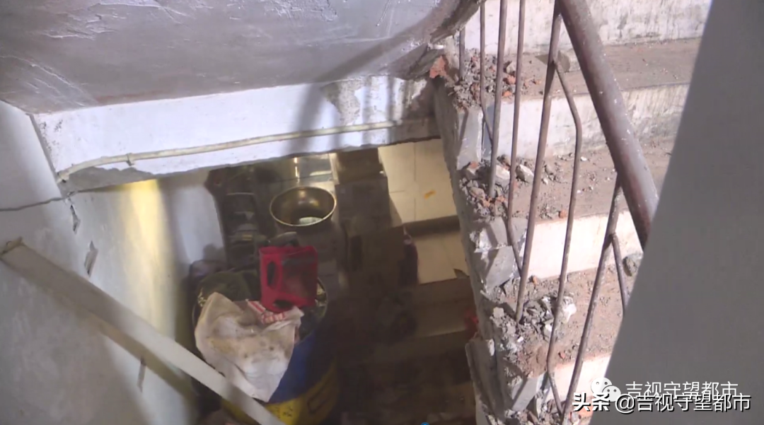 长春大街与向阳街的交会处道内违建被拆除还公共空间于民(图2)