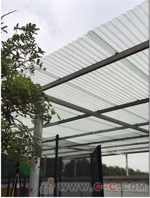 
钢结构房随意，一般不超过5年，彩钢板淋雨房使用寿命(图2)