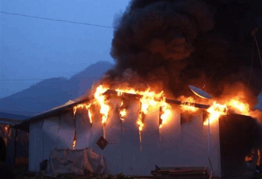 思越木结构|彩钢瓦钢板的彩钢板和结构本身的短板(图11)