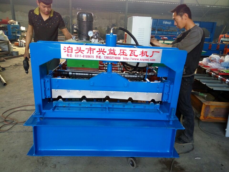 彩钢压瓦机中维修的主要特点及原因钢板(图3)