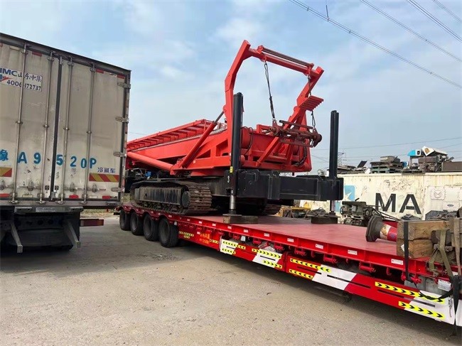 苍梧YX900型车载式高空压瓦机彩钢压瓦机出租河南天志(图1)