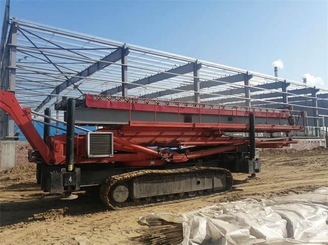 苍梧YX900型车载式高空压瓦机彩钢压瓦机出租河南天志(图2)