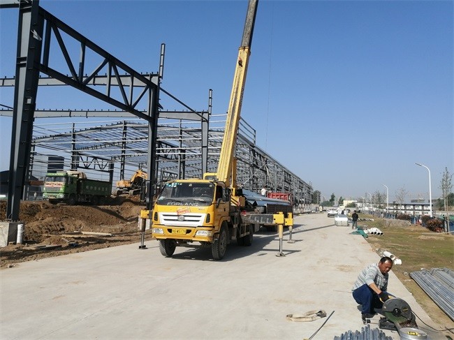 临桂YX470型车载高空压瓦机彩钢压瓦机出租河南天志彩钢板(图6)