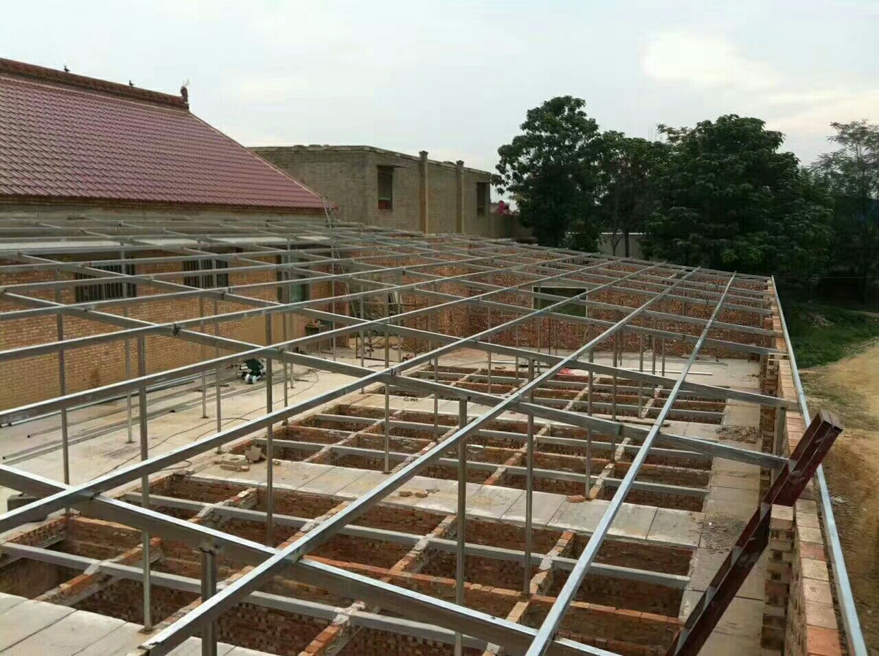 宁夏钢架构彩钢板施工轻钢别墅悄悄的打动了无数人的心？(图7)