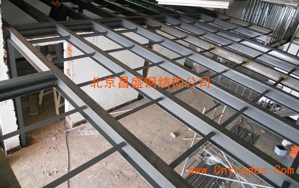 平谷区彩钢板房安装图片公司承接别墅钢结构阁楼、彩钢房制作(图2)