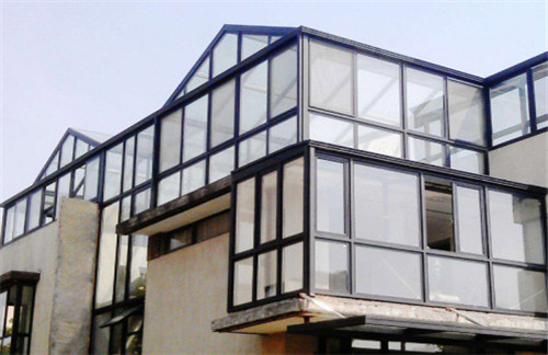 玻璃阳光房在价格的控制上弯的价格要大于尖顶(图2)