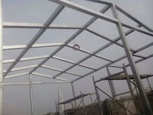 玻璃阳光房在价格的控制上弯的价格要大于尖顶(图4)