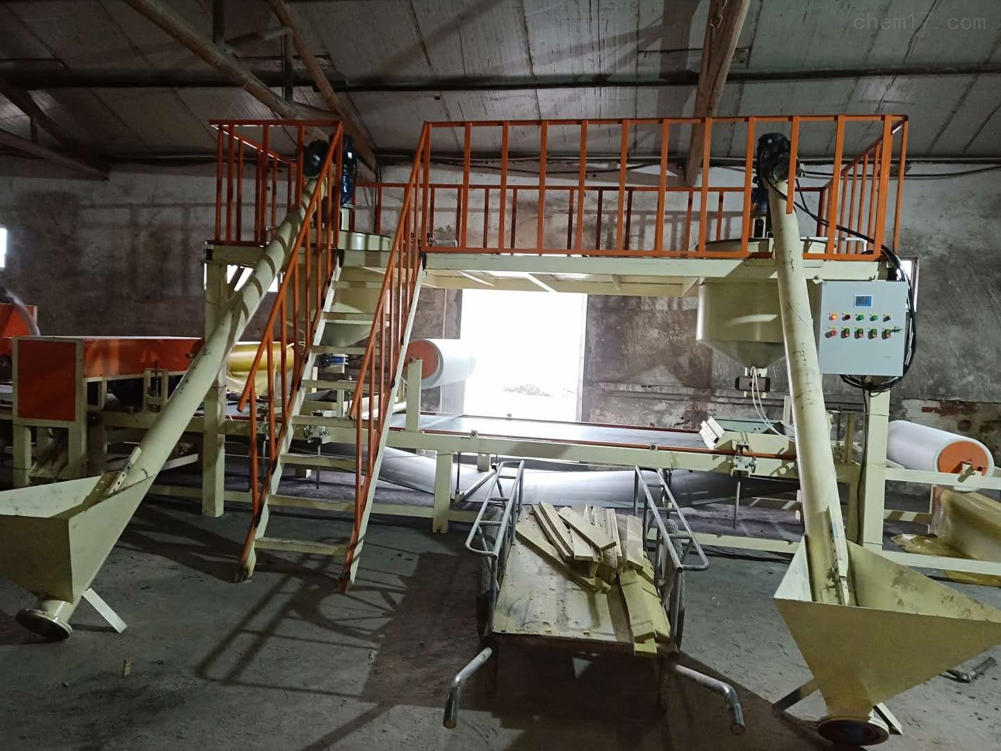 
233岩棉复合板具有哪些防水的性能？复合板

(图2)